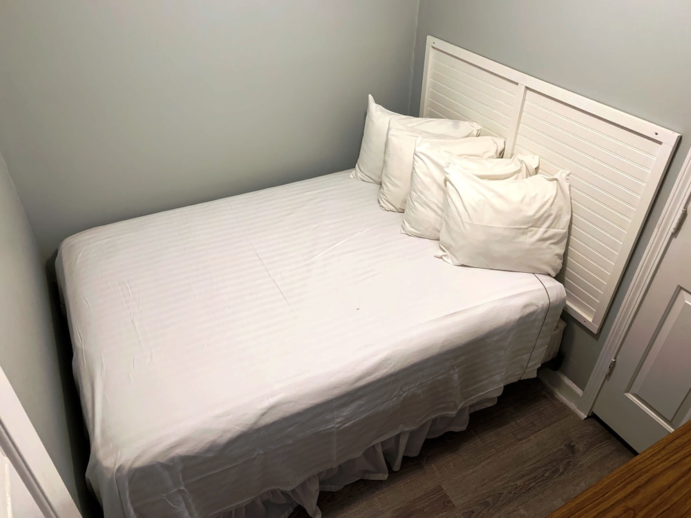 seawatch inn at the landing