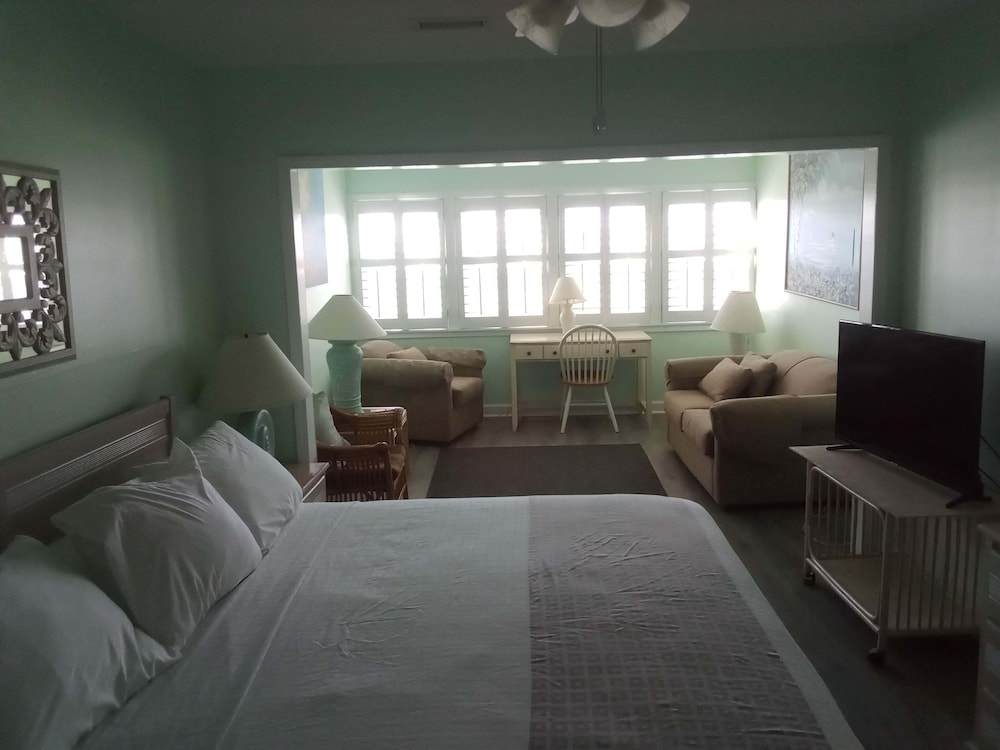 seawatch inn at the landing