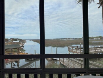 seawatch inn at the landing