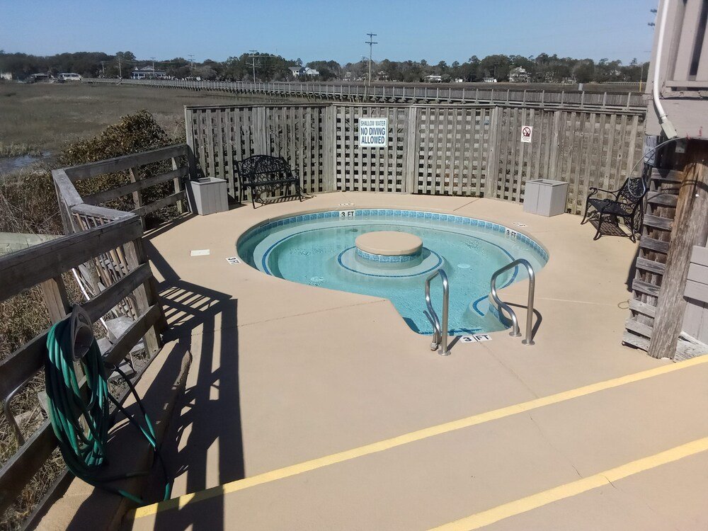 seawatch inn at the landing