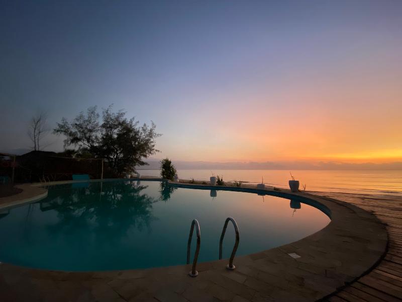 saadani safari lodge