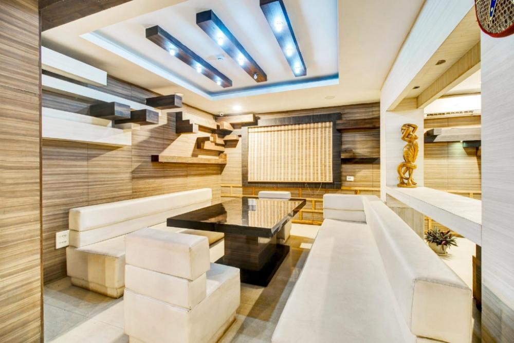 super townhouse hatigaon near medicity formerly hotel grand majesty
