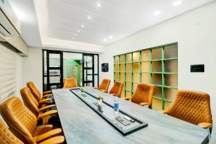 super townhouse hatigaon near medicity formerly hotel grand majesty