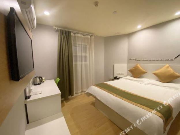 motel the bund qipu road tiantong road metro station