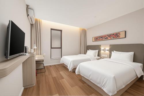 Hanting Hotel (Guangzhou Wushan Metro Station),,2 star