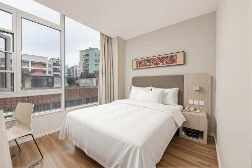 Hanting Hotel (Guangzhou Wushan Metro Station),,2 star