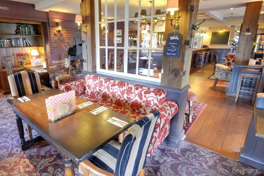 Hampshire Hog,Hampshire>>Clanfield,4 star