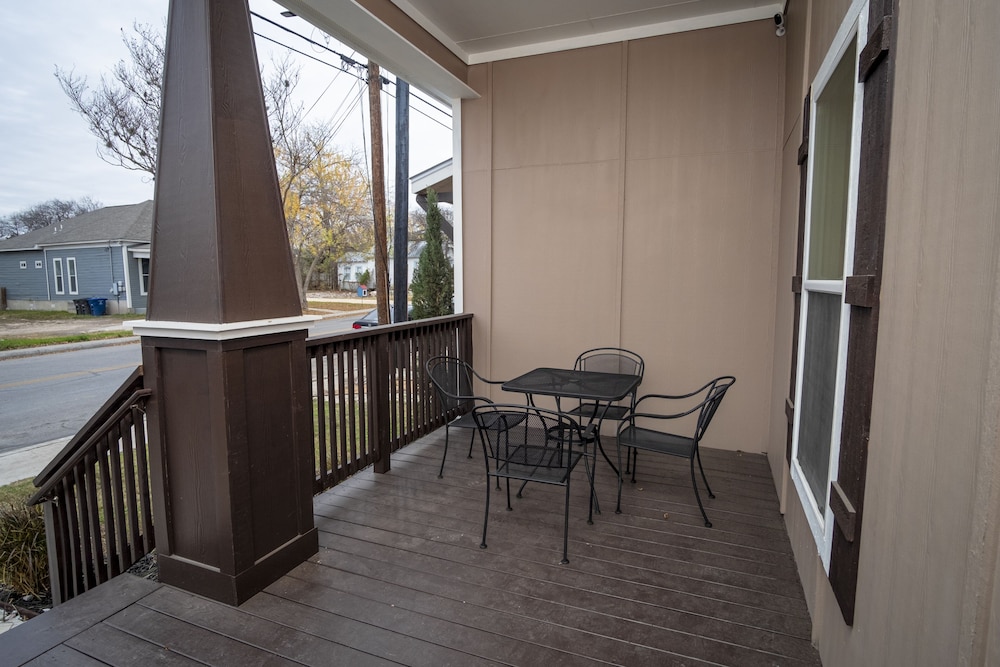 brand new large impressive house near downtown