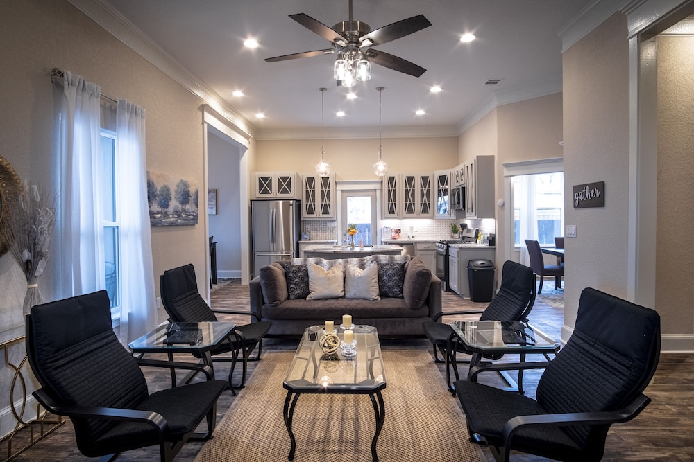 brand new large impressive house near downtown