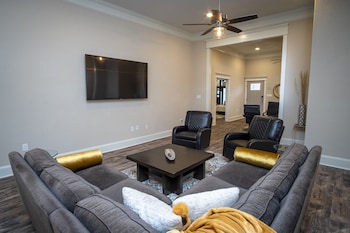 brand new large impressive house near downtown