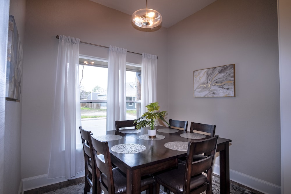brand new large impressive house near downtown