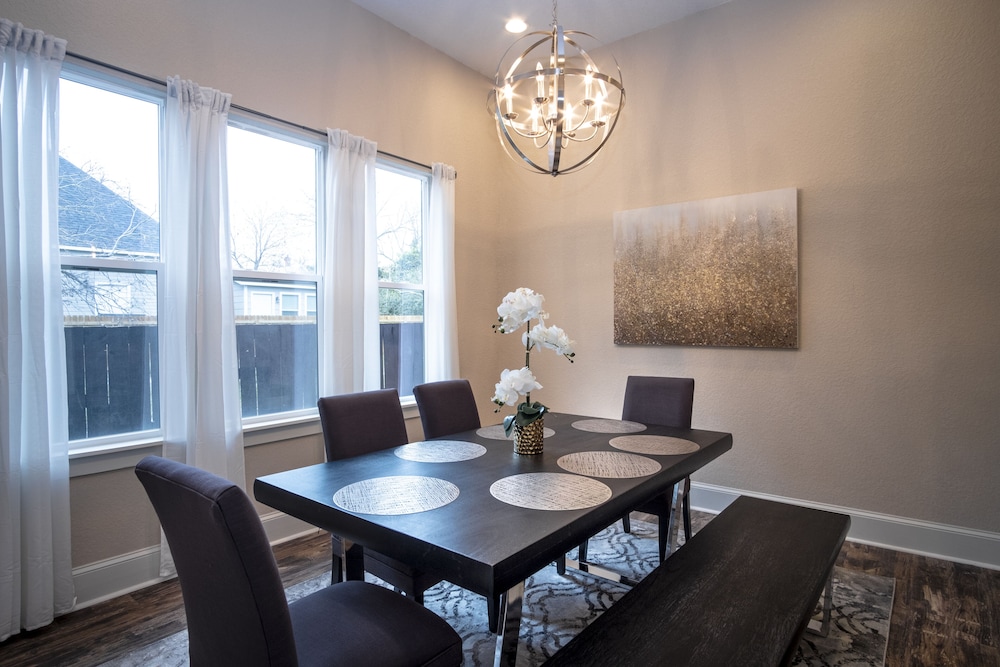 brand new large impressive house near downtown