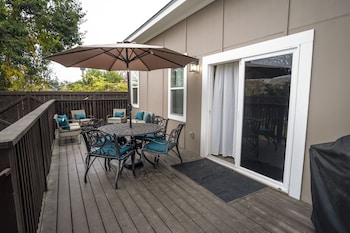 brand new large impressive house near downtown