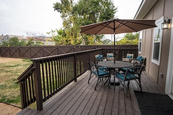 brand new large impressive house near downtown