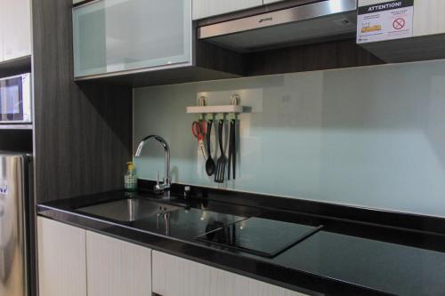 nice studio menteng park apartment by travelio