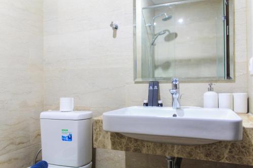 nice studio menteng park apartment by travelio