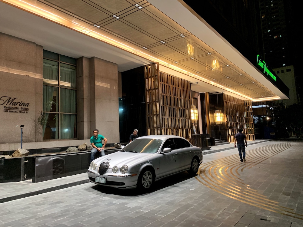 marina residential suites