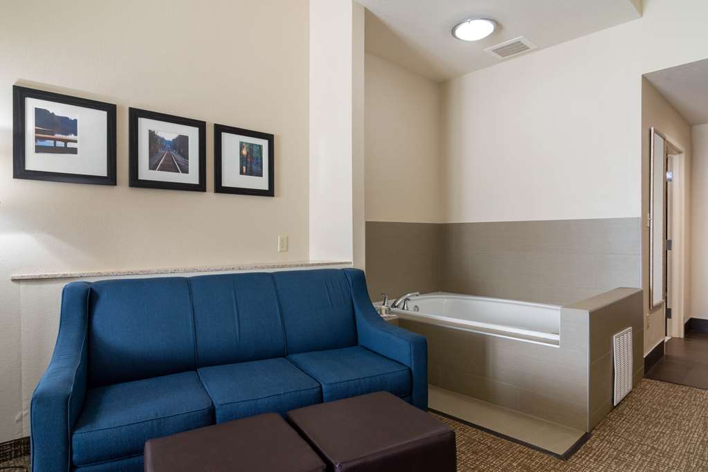 comfort suites byron warner robins