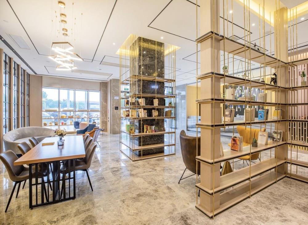 atour hotel wuhan tianhe airport outlets