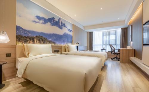 atour hotel wuhan tianhe airport outlets