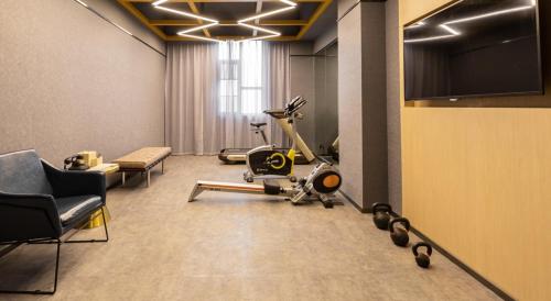 atour hotel wuhan tianhe airport outlets