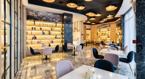 atour hotel wuhan tianhe airport outlets
