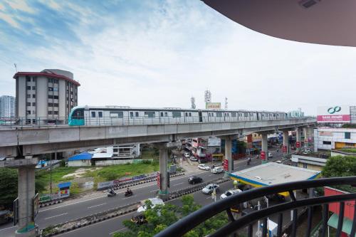 garden inn business hotel cochin