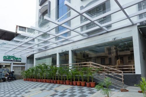 garden inn business hotel cochin