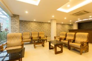 garden inn business hotel cochin