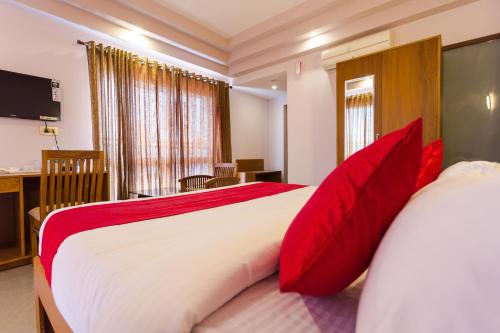 garden inn business hotel cochin
