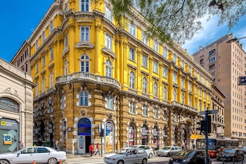 luxury number 1 apartments