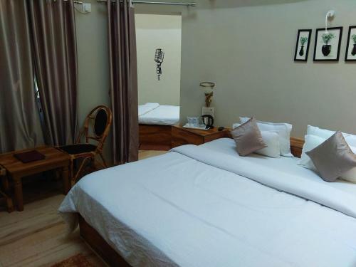 Vamoose Hanumat Dham,Karwi>>Chitrakoot,1 star