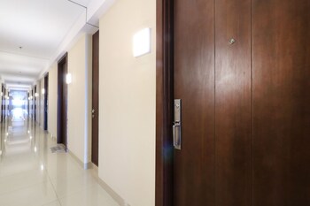 u residence karawaci by ana room