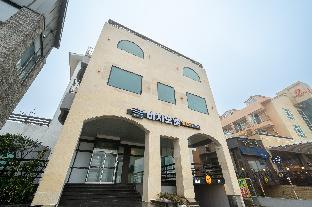 buan chaeseokgang beach ville