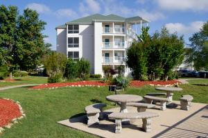 the suites at fall creek