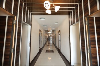 the horizon hotel surat