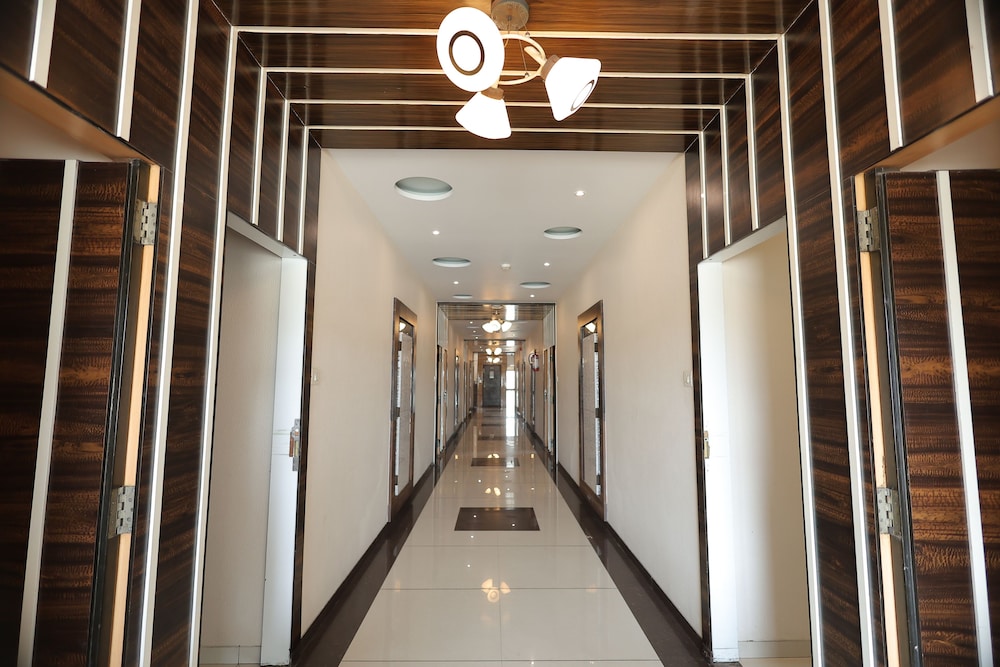 the horizon hotel surat