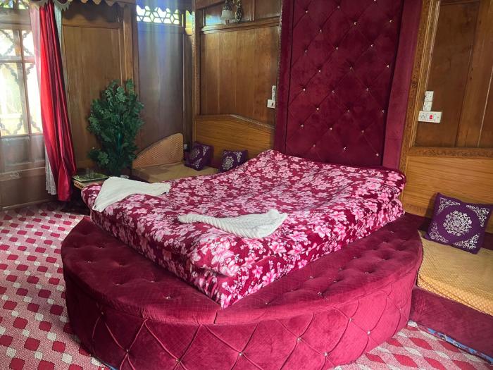 the heritage safina group of houseboats