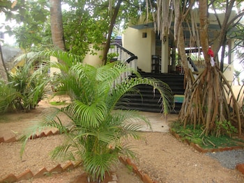 Dream Village Beach Resort & Cabanas,,3 star