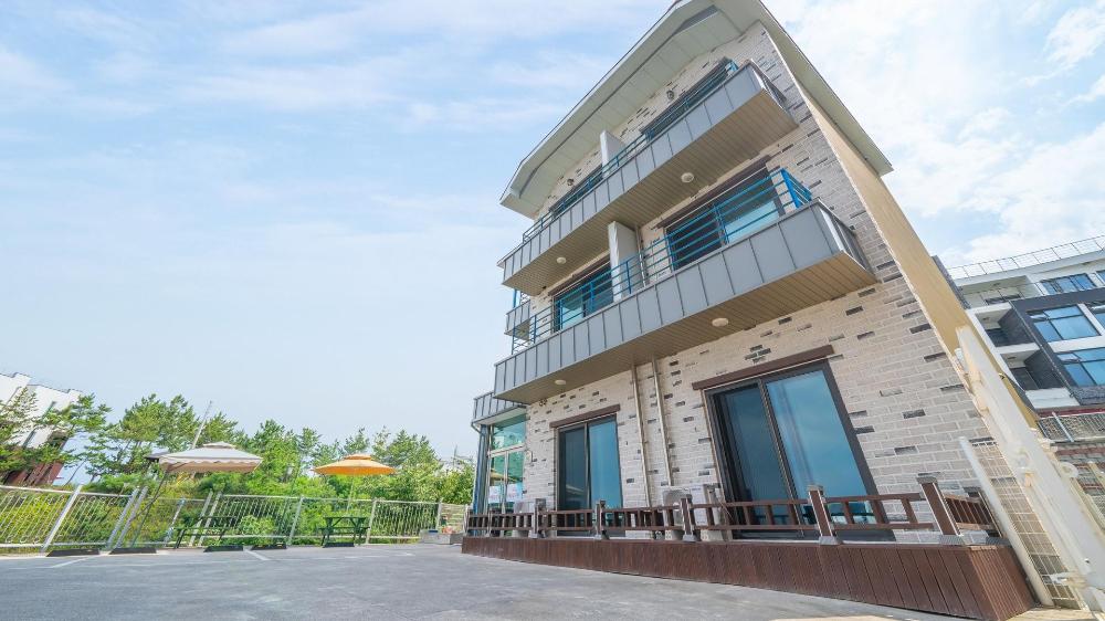 donghae red roof pension