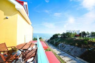 donghae red roof pension