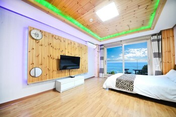 donghae red roof pension