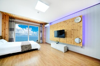 donghae red roof pension