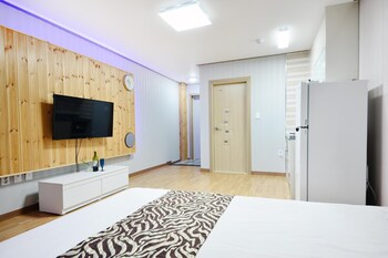 donghae red roof pension