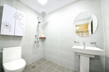 donghae red roof pension