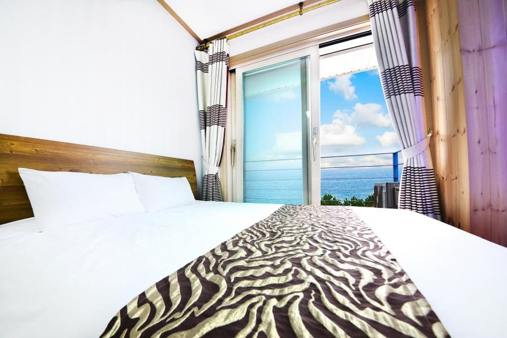 donghae red roof pension