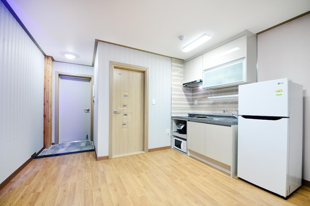 donghae red roof pension