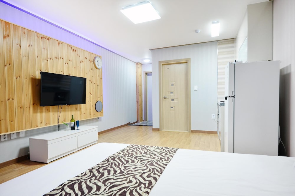 donghae red roof pension