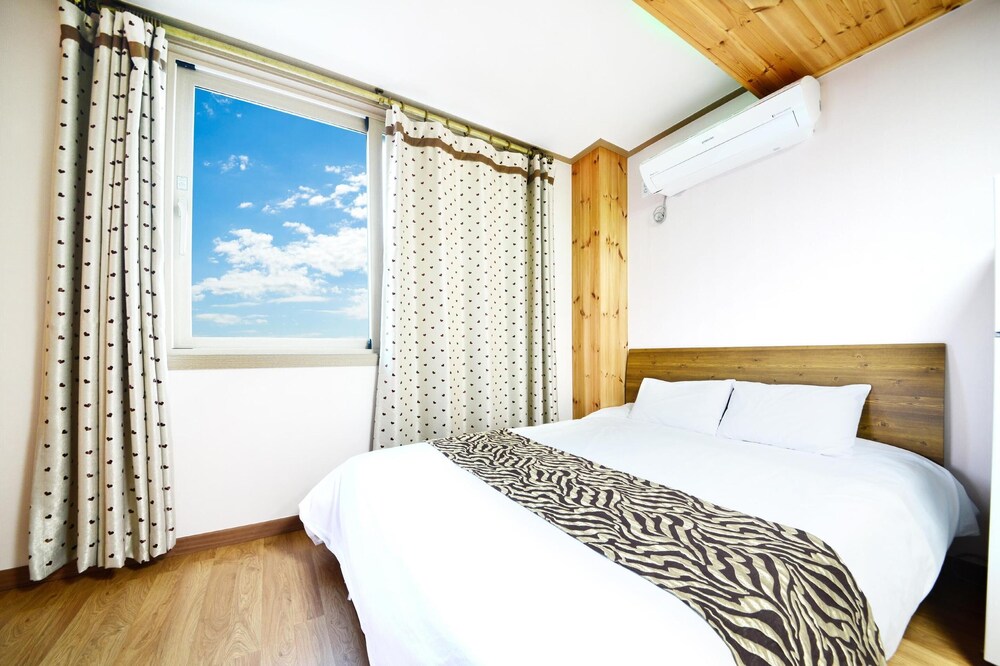 donghae red roof pension