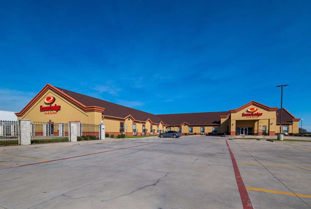 econo lodge inn and suites bridgeport